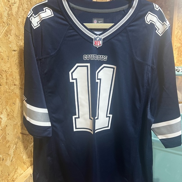 Dallas Cowboys Cole Beasley - Picture 3 of 3